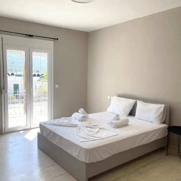 Fairytale Apartments, מלון בפלטאריה
