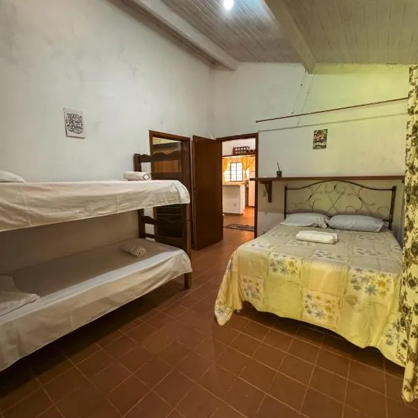 Hostel Recanto Caiçara, hotel in São Sebastião