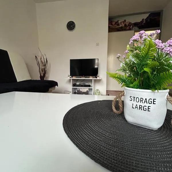 Apartment ANIIDA, ξενοδοχείο στο Μόσταρ