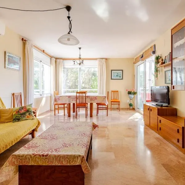 Apartmento en Primera línea de Mar, vistas al Mar y Piscina, khách sạn ở Salou
