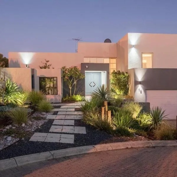 "Home away from home " Large self contained studio with swimming pool, hotel v destinaci Perth