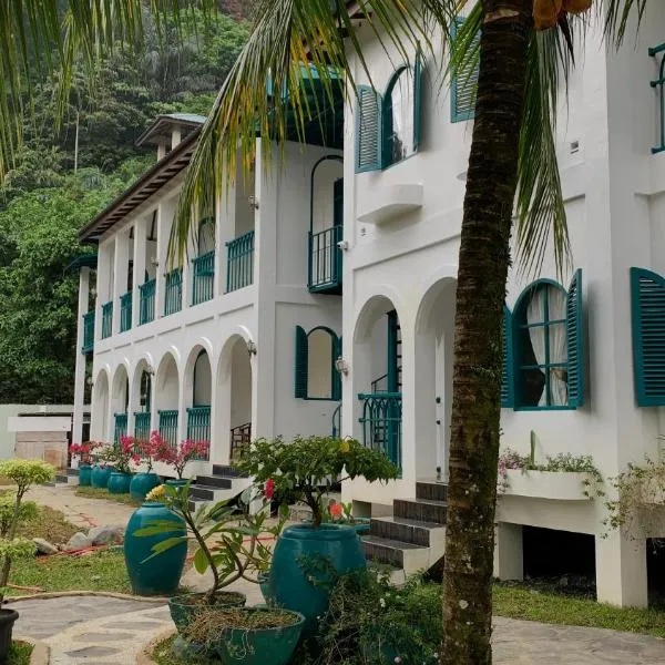 JungleRiverHouse & JungleRiverResort, hotel din Bukit Lawang