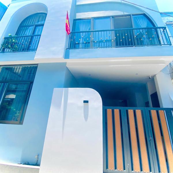 HG House, photo from the listing