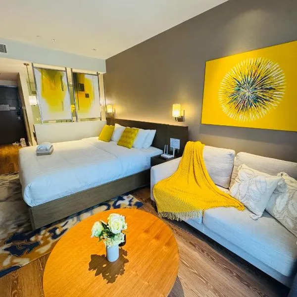 Hotel Residences at ACQUA Novotel Tower near Rockwell Makati, hotel di Manila