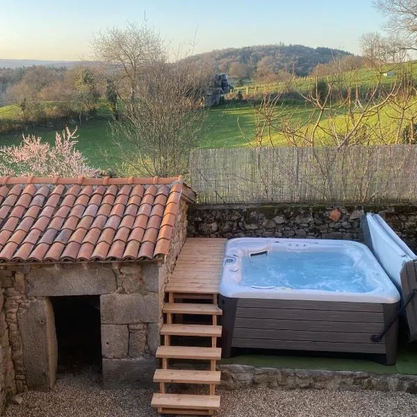 La Petite Toscane d'Auvergne, hotel in Isserteaux