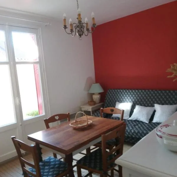 Maison Clair de Lune, hotel in Buzançais