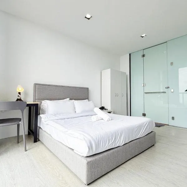 The Square One City Mall Premium Family 3R2B 8pax by Luvit Stay, khách sạn ở Subang Jaya