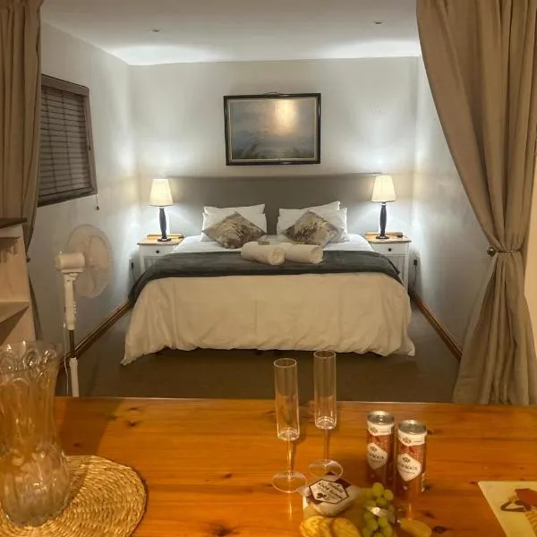 Apartment at Mansion De La Luna, hotel in Plettenberg Bay
