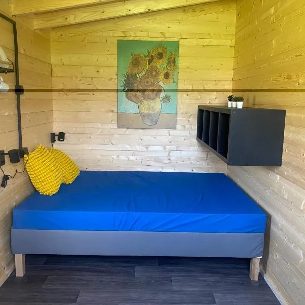 Woodland Cabin Camping de Regenboog, hotel v Šluknově
