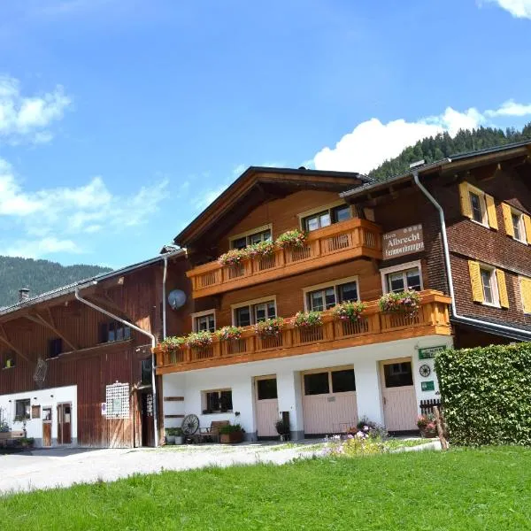 Haus Albrecht, hotel v destinaci Schoppernau