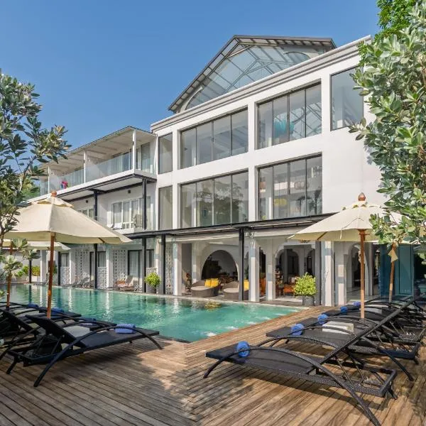 Anona Beachfront Phuket Resort-SHA EXTRA PLUS、パトンビーチのホテル