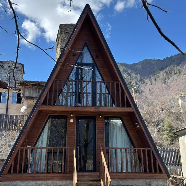 Cozy Cottage JuFu, khách sạn ở Mestia