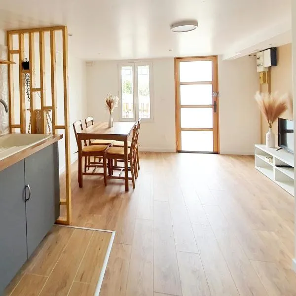 T2 Neuf indépendant-8min de Lyon - Parking privé -Terrasse, hotel in Irigny