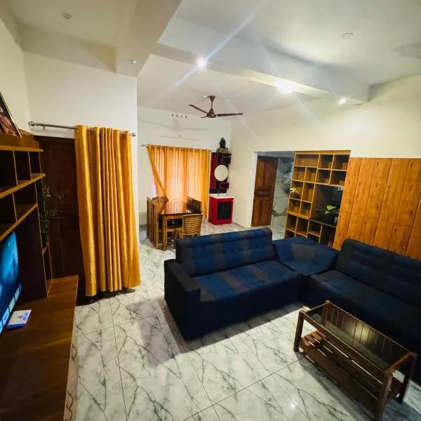 MOON 3bhk ENTIRE VILLA 02 Varkala with kitchen, hotel in Varkala