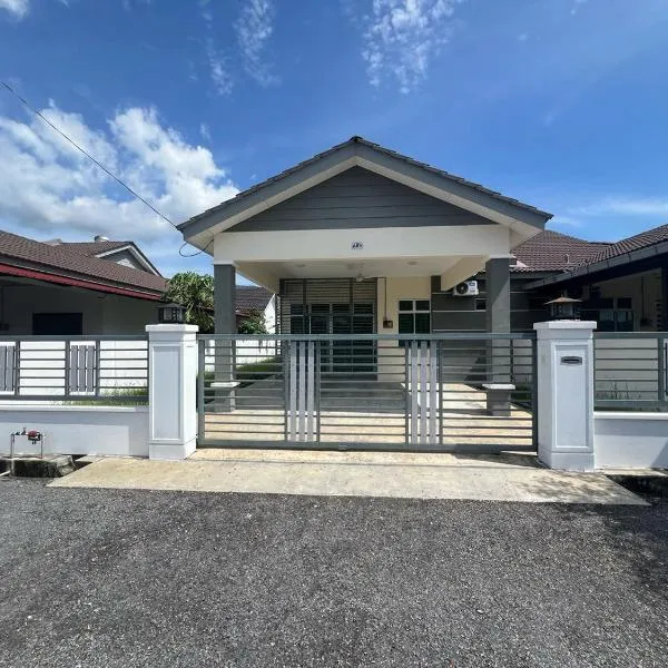 Villa Umar Home Stay, hotel in Yan