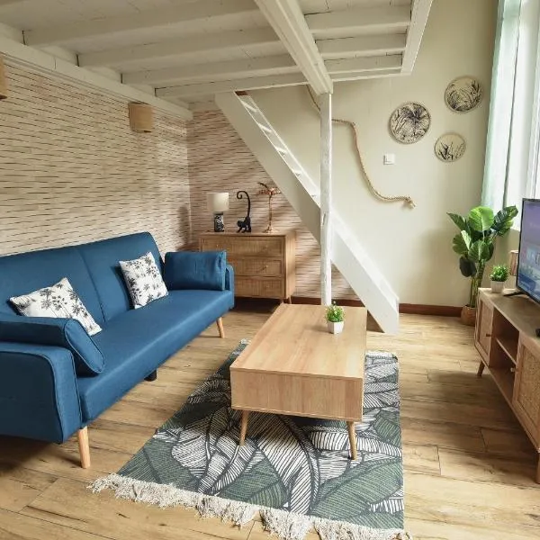 Le Bleu OMER - Jacuzzi & Netflix - Terrasse privée I Coeur de ville & Transports - Idéal FAMILLE - OFFRE SPÉCIALE, hotel a Saint-Omer