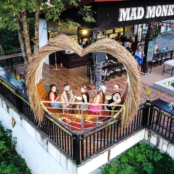 Mad Monkey Vang Vieng, hotel in Vang Vieng
