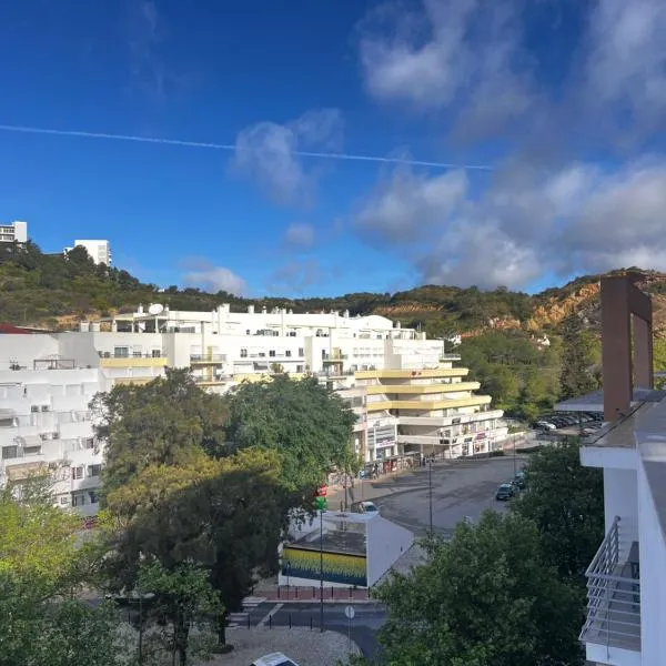 Ilumina Hostel Albufeira, hotel ad Albufeira