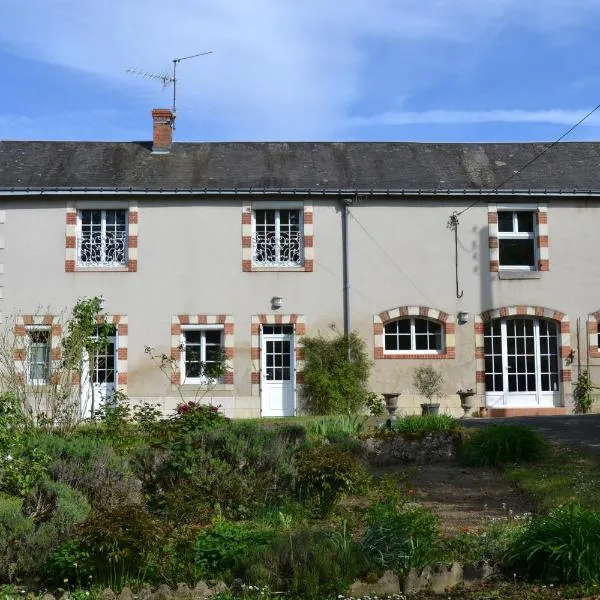 Chambres d'Hôtes du Clos de la Touche - Piscine chauffée, khách sạn ở Cheillé
