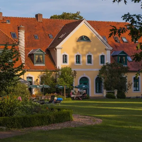 Das Gutshaus Solzow Mecklenburgische Seenplatte Müritz, готель у місті Lärz