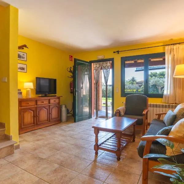 Apartamentos Rurales Can Pujol - Relax & Naturaleza - Costa Brava, hotel v destinaci Serra de Daró