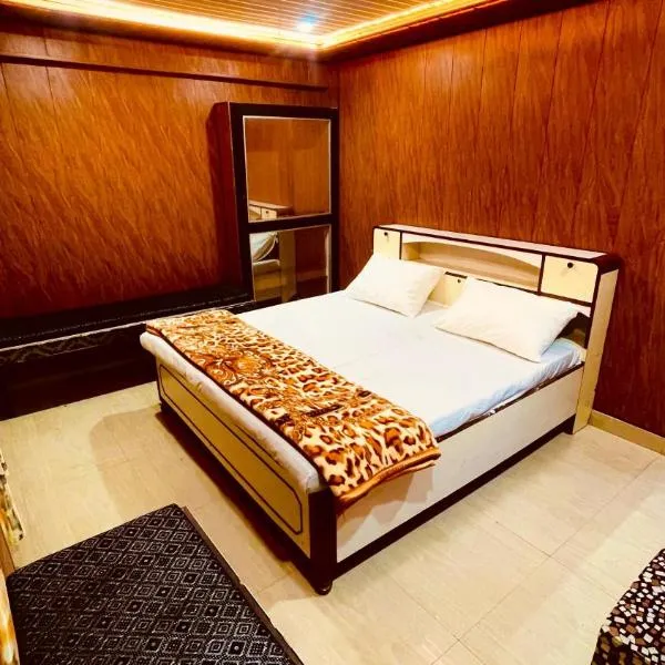 The Hornbill, hotel di Bhowāli