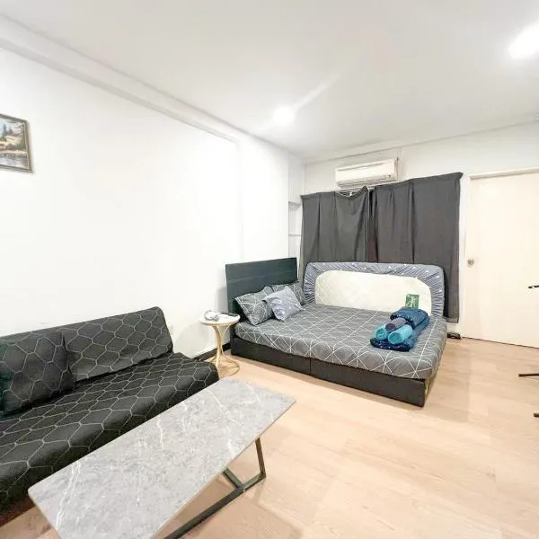 KK City Api Api Block 1 Above Mcd Studio Homestay 2-3 pax, hotel in Kota Kinabalu