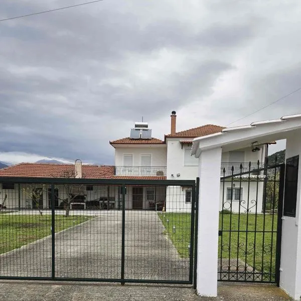 Paikos Townhouse, Hot Springs, hotell i Konstantía