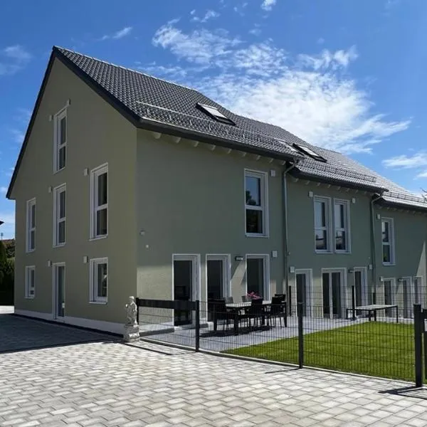 Ferienhaus Ferati - Modernes Neubau-Haus & nahe Legoland – hotel w mieście Günzburg