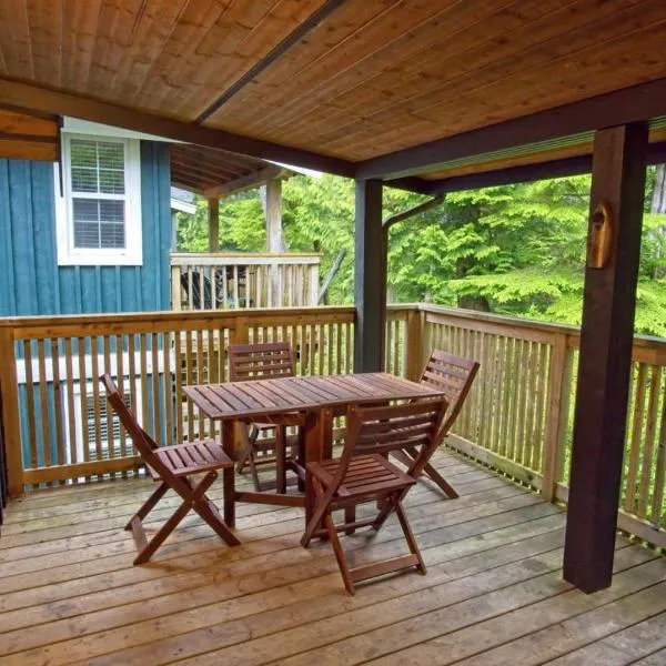 Tide and Trail- Cabin in Ucluelet, ξενοδοχείο σε Ucluelet