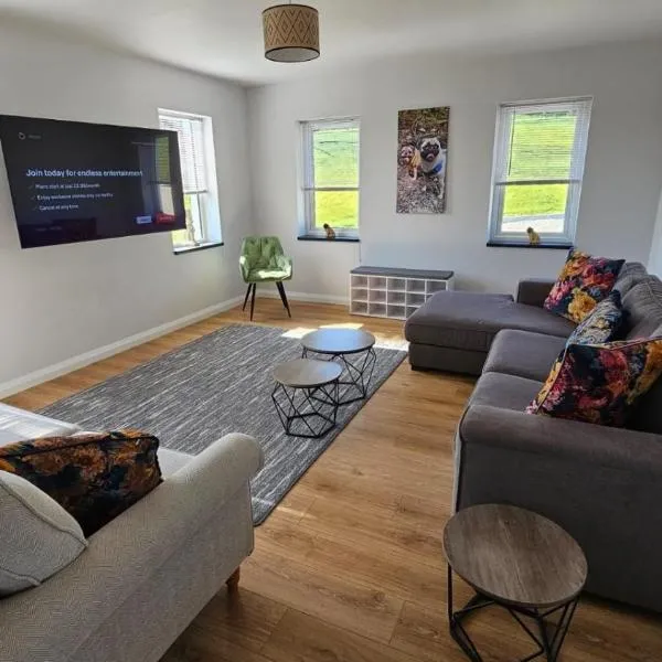 Benji & Milo's Farmhouse, отель в городе Hillhead