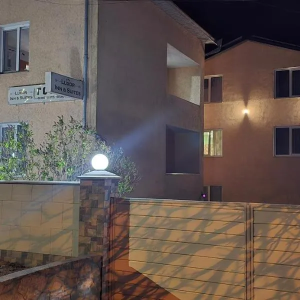 Luxor Inn & Suites, hotel v mestu Chernivtsi