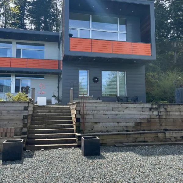 The Cube Cow Bay Suite, hotel v destinaci Cowichan Bay