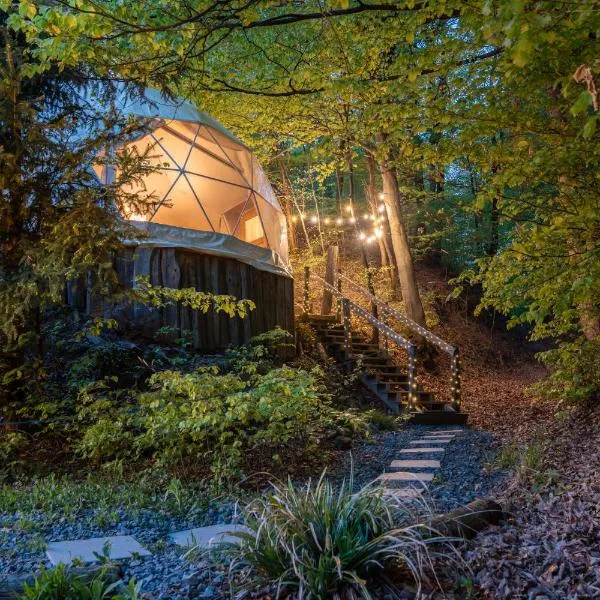Glamping, Hot Tub & Projector by Nidumm Stay, hotel v Mariboru