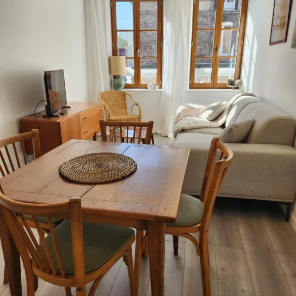 Cour Saint Jean – hotel w mieście Le Neubourg