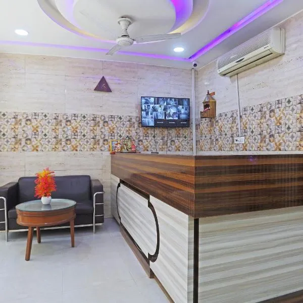 Hotel Star Lite -Near Delhi Airport, hotel v destinaci Jāmb