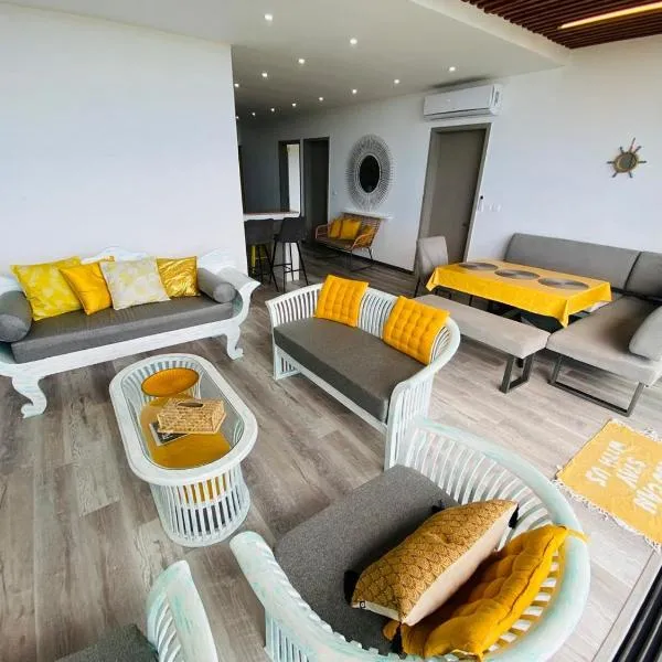 Cozy Seaview Penthouse, hotell sihtkohas Flic-en-Flac