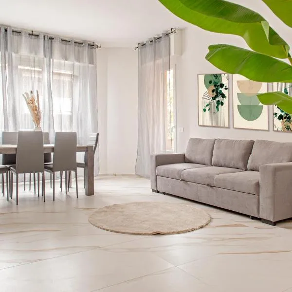 SEASIDE LOFT - 3 camere,2 bagni a 300 mt dal mare, hotel v destinaci Marina di Massa