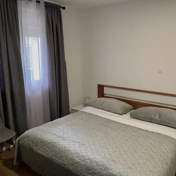 Ante 1, hotel Sinjben