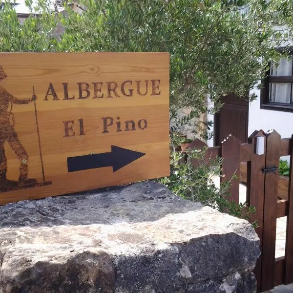 Albergue El Pino, hotell i Vernejo