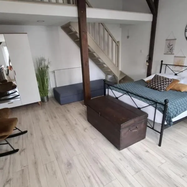 Attic Room Ełk, hotel v destinaci Ełk