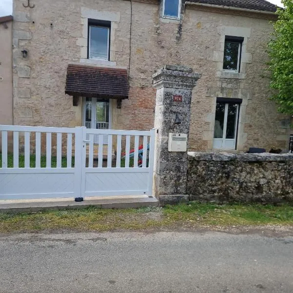 Chambre d'hôtes – hotel w mieście Mayac