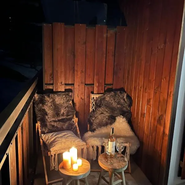 Riviera Lodge, отель в городе Аллос