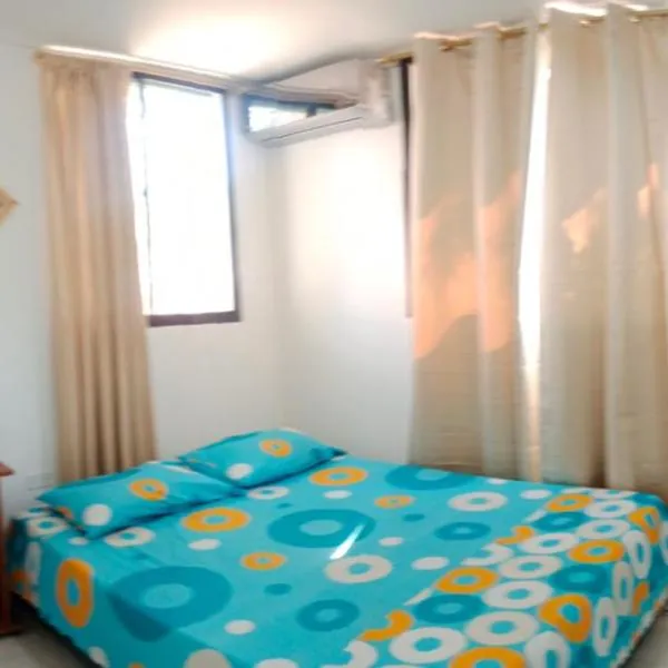 Habitación con aire y piscina، فندق في سانتا فيرونيكا