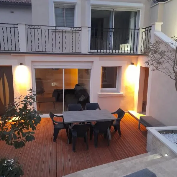 Maison de campagne, hotel in Saint-Julien-de-Valgalgues