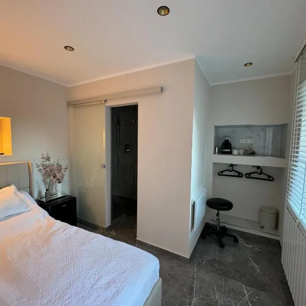 Gemütliches Zimmer in Flörsheim am Main nahe FRA Flughafen, hotel v destinaci Flörsheim
