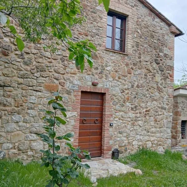 Podere Santa Benedetta camera, hotel in Ribolla