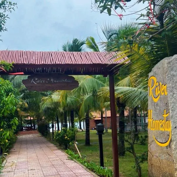 River Homestay, hotel in Hàm Tân