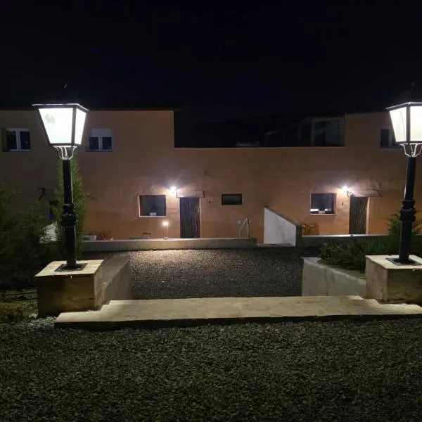 Buenos Deseos Moratalla - Oasis Natural y Moderno, hotel v destinácii Moratalla