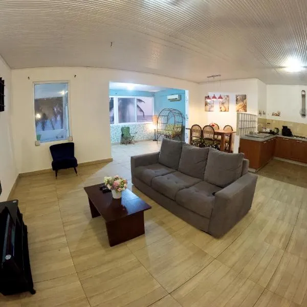 Atlantic View Apartment, hotel v destinaci Takoradi